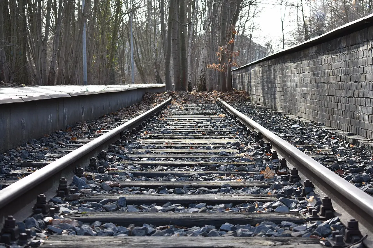 Gleis 17: the preserved track in winter